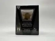 New Sealed Star Wars Gentle Giant 2007 Light-Up Yoda Mini Bust