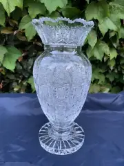 VINTAGE BOHEMIA QUEEN LACE HAND CUT 24% LEAD CRYSTAL PEDESTAL (FAT) VASE 10"