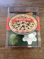 William Sonoma Christmas Pie Crust Cutters, New in Box
