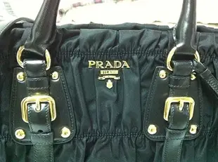 [QQ小舖~可代購] PRADA   Tessuto Gaufre經典尼龍高菲包~~年度暢銷款＊＊ 全新真品