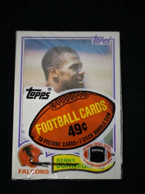 1982 TOPPS FOOTBALL FACTORY SEALED CELLO PACK W/ KENNY JOHNSON & CLIFF BRANCH