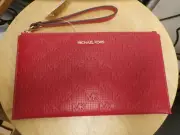 MICHAEL KORS Women's MK Jet Set Zip CLUTCH Wrist-let Wallet Leather Red #CR T56