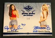 2015 Benchwarmer Raquel POMPLUN Malorie MACKEY Daizy Dukez Blue Auto/2 PLAYBOY