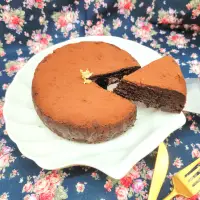 在飛比找蝦皮購物優惠-【古典生巧克力蛋糕】六吋 法芙娜可可 苦甜巧克力 半熟 蛋糕