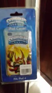 TRIGGER HAPPY SKYLANDERS GIANTS IPOD COVER TO SUIT IPOD TOUCH 4 B10