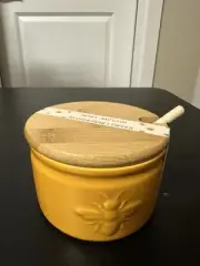 Honey Jar With Wooden Honey Dipper