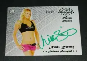 2015 Benchwarmer NIKKI ZIERING Daizy Dukez Green Foil Auto/10 PLAYBOY Playmate