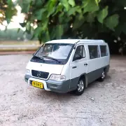 1/24 AUTOMOTIVE MB100 Diecast Model white color