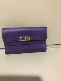 在飛比找Yahoo!奇摩拍賣優惠-Hermes Kelly 愛馬仕 紫色 凱莉中夾 皮夾 全新