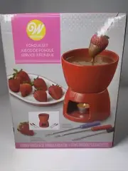 Fondue Set By Wilton. Kit With Dipping Forks. Chocolate Strawberries! NEW!