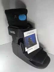 United Ortho Air Stabilizer Ankle Walker Fracture Boot, Medium -NEW