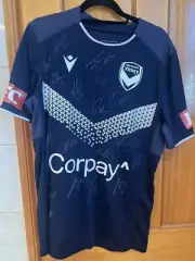 Melbourne Victory 2022 signed shirt VS MANCHESTER UTD