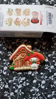 Loungefly Pin - My Melody - Hello Kitty and Friends Gingerbread House Blind Box