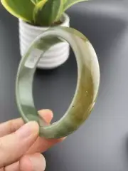 純天然玉鐲 Grade A 100% Untreated Indian Green Jade Bangle 64 Mm Rare Caramel Green