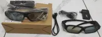 在飛比找Yahoo!奇摩拍賣優惠-二手 jvc 投影機用 3d眼鏡 pk-ag3二支跟發射器p