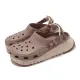 【Crocs】洞洞鞋 Hiker XcspMrbld Clog 男鞋 女鞋 拿鐵色 經典獵戶印花克駱格 卡駱馳(2096432Q9)