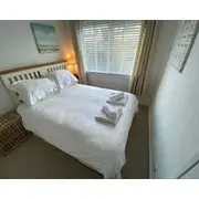 2 Bed Apartment Close To Glasgow Airport, Rah Hospital And University.