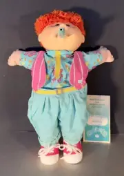 Cabbage Patch Kids Hasbro First Edition Birthday Kid w/ Freckles Accessories