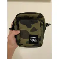 在飛比找蝦皮購物優惠-bape 1st camo 小包 九成新 少一個貼布