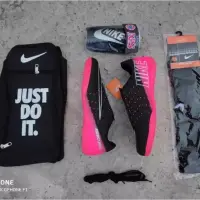 在飛比找蝦皮購物優惠-耐吉 優質 Nike Mercurial 五人制足球鞋完整包