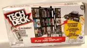 TECH DECK PLAY AND DISPLAY Combines A Skatepark Playset With A Display Case NEW.