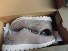 Skechers Performance 124469/TPE Taupe Go Walk Classic-rose breeze womens size 5
