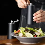 Hand-Cranked Pepper Grinder Kitchen Black Pepper Grinder Manual Grinding Bottle Solid Wood Household Sea Salt Freshly Ground Seasoning Bottle