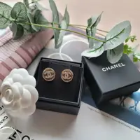 在飛比找PopChill優惠-[二手] chanel 全鑽 立體 雙c logo 耳環 耳