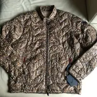 在飛比找Yahoo!奇摩拍賣優惠-[品味人生]保證全新正品 Moncler 動物紋  輕羽絨 