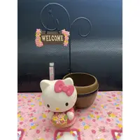 在飛比找蝦皮購物優惠-Hello Kitty 波麗大花盆 聚寶盆擺飾造型品—瑕疵2