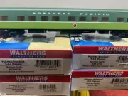 NORTHERN PACIFIC - LOEWY 2-TONE SLEEPER - 4 pack HO Scale w/INTERIOR NEW OOP