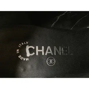 CHANEL 雙c書包扣皮革拉鍊短靴