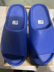 Yeezy Slide ‘Azure’ US 9 | Brand New