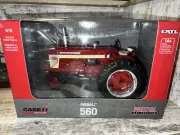 1/16 Scale Farmall 560 Diesel Tractor Narrow Front Prestige Ertl Die-Cast