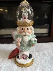 NWT Cupcakes & Cashmere Pastel Musical Nutcracker Greeter Waterless Snow Globe