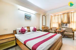 1 BR Guest house in Sindhi Camp, Jaipur (070E), by GuestHouser