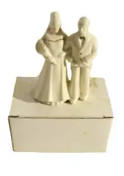 Mikasa Wedding Bells Porcelain Cake Topper Bride Groom Figurine New in Box