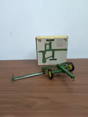 1/16 Ertl Farm Toy John Deere Sickle Bar Mower With Ice Cream Box
