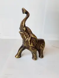 在飛比找Yahoo!奇摩拍賣優惠-歐洲西洋銅器 vintage 實心厚重大象 銅雕像 招財象
