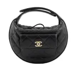 CHANEL 金色CC LOGO 粒紋牛皮迷你手提彎月包/呼拉圈包(黑色) AP3467 B13649 94305