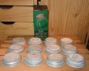 12 RARE HARVEST BRAND NICE UNUSED VINTAGE ZINC CANNING JAR METAL CAP LIDS IN BOX