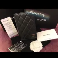 在飛比找蝦皮購物優惠-Venice109日本連線代購香奈兒Chanel 護照夾LO