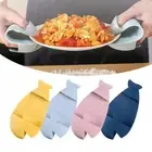Fish Shaped Mini Microwave Mitts TPR Oven Glove Portable Hand Clip