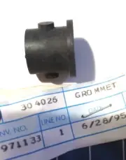 Evinrude Johnson OMC Grommet NOS 304026 (L-9813)