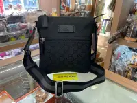 在飛比找Yahoo!奇摩拍賣優惠-☆最愛二手精品☆ GUCCI 全新黑色帆布前拉鍊口袋銀釦拉鍊