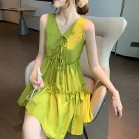 在飛比找樂天市場購物網優惠-牛油果綠連衣裙女夏季2020新款氣質輕熟風裙子法式高腰顯瘦吊