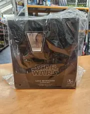 Star Wars Luke Skywalker Tatooine Bust