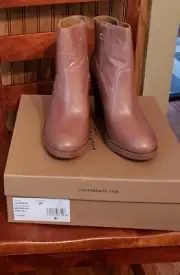 Lucky Brand Macaroon (beige or tan color)Pisa Oil Boots Size 9M new with box
