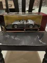 NIB Rare Road Signature 2006 Pontiac Solstice Diecast 1:18