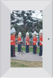 "Qpix 7"" Digital Photo Frame with 8gb"